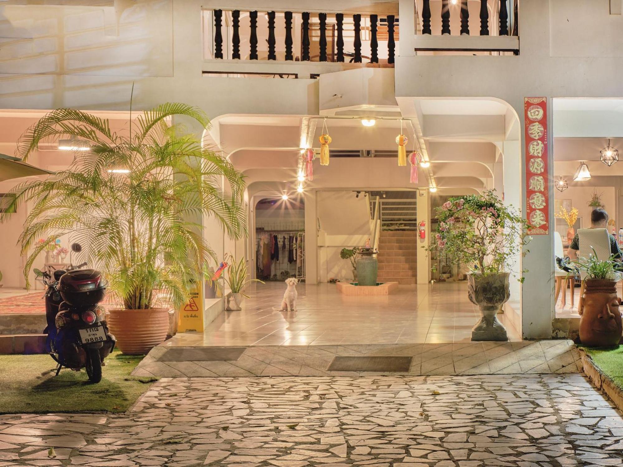 Chiangmai Inn Guesthouse Chiang Mai Exterior photo