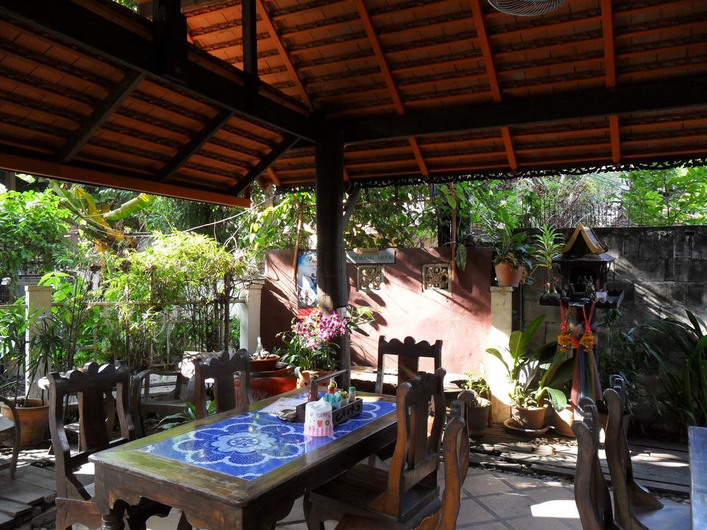 Chiangmai Inn Guesthouse Chiang Mai Exterior photo