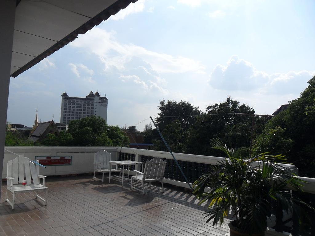 Chiangmai Inn Guesthouse Chiang Mai Exterior photo